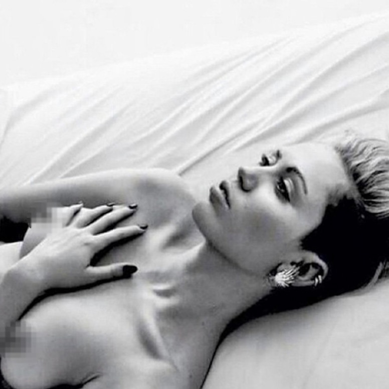 Miley cyrus naked in Baghdad